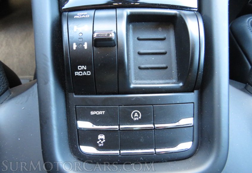 2015 Porsche Cayenne - Image 47