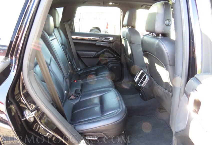 2015 Porsche Cayenne - Image 27