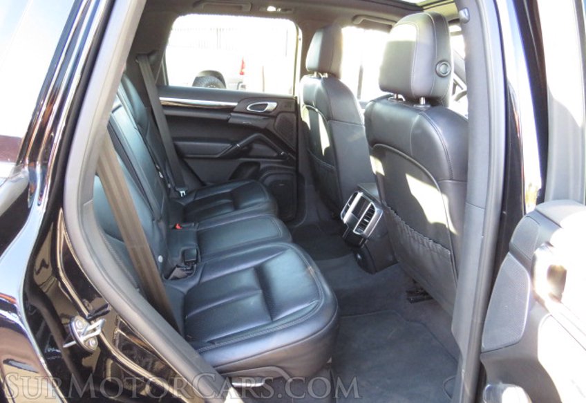 2015 Porsche Cayenne - Image 31