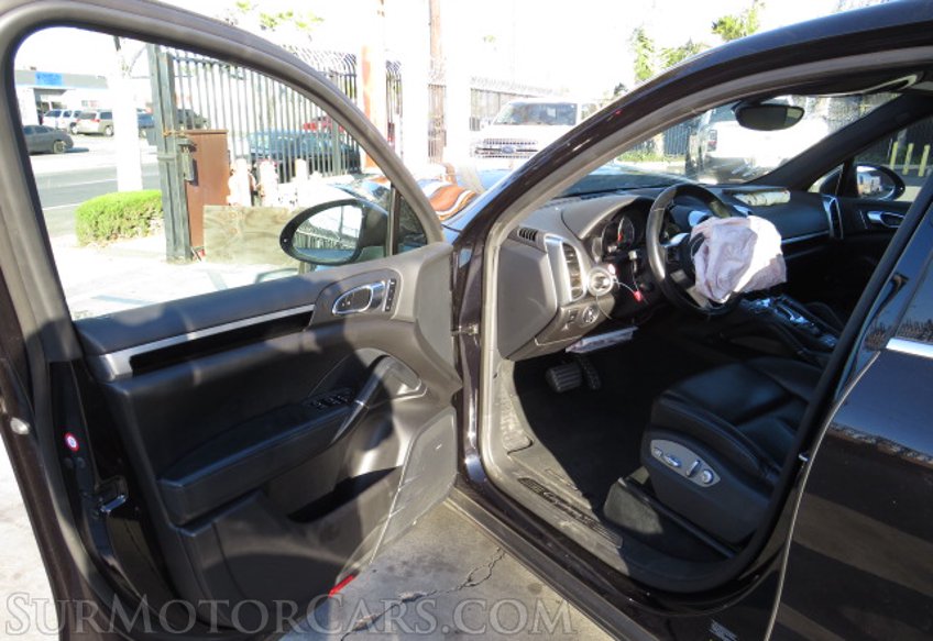 2015 Porsche Cayenne - Image 20