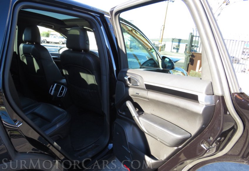 2015 Porsche Cayenne - Image 26