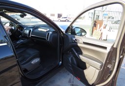 2015 Porsche Cayenne - Image 24