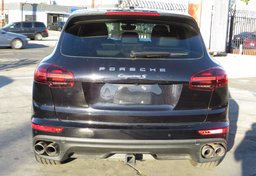 2015 Porsche Cayenne - Image 18