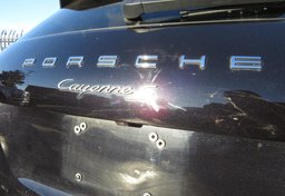 2015 Porsche Cayenne - Image 16