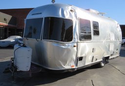 2016 Airstream Sport 22FB - Image 2