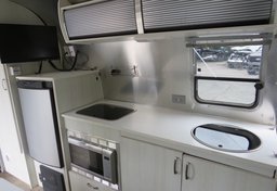 2016 Airstream Sport 22FB - Image 43