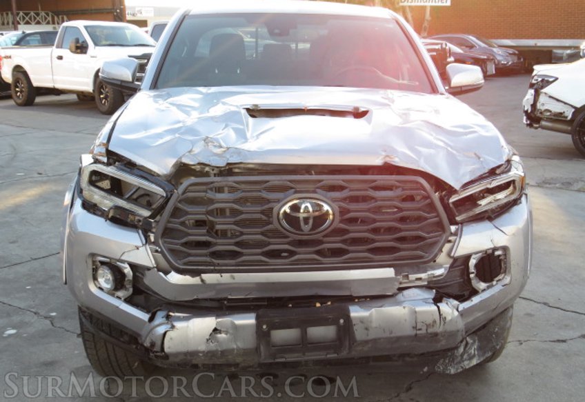 2020 Toyota Tacoma 4WD - Image 16