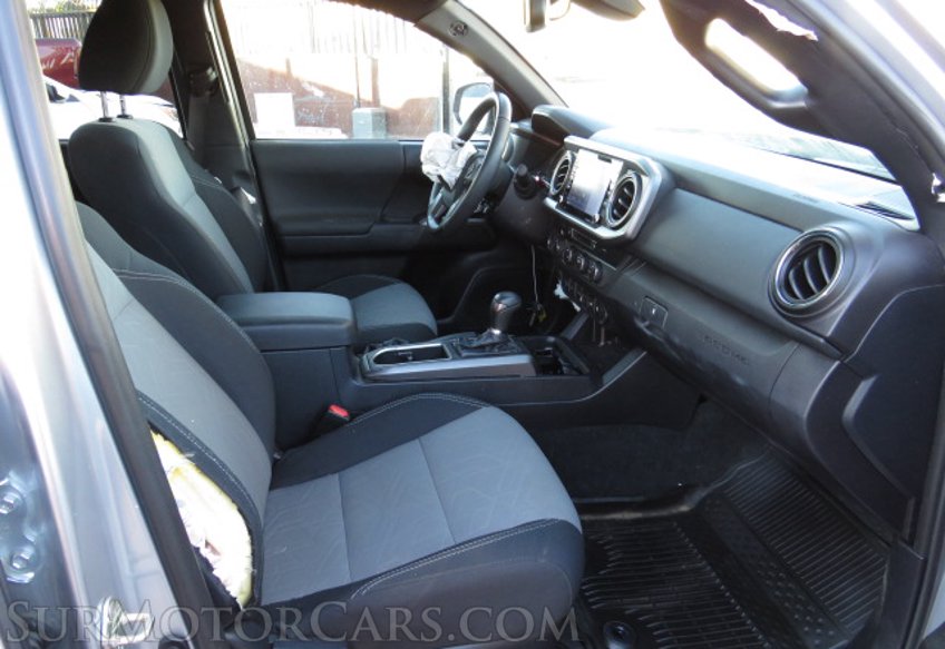 2020 Toyota Tacoma 4WD - Image 25