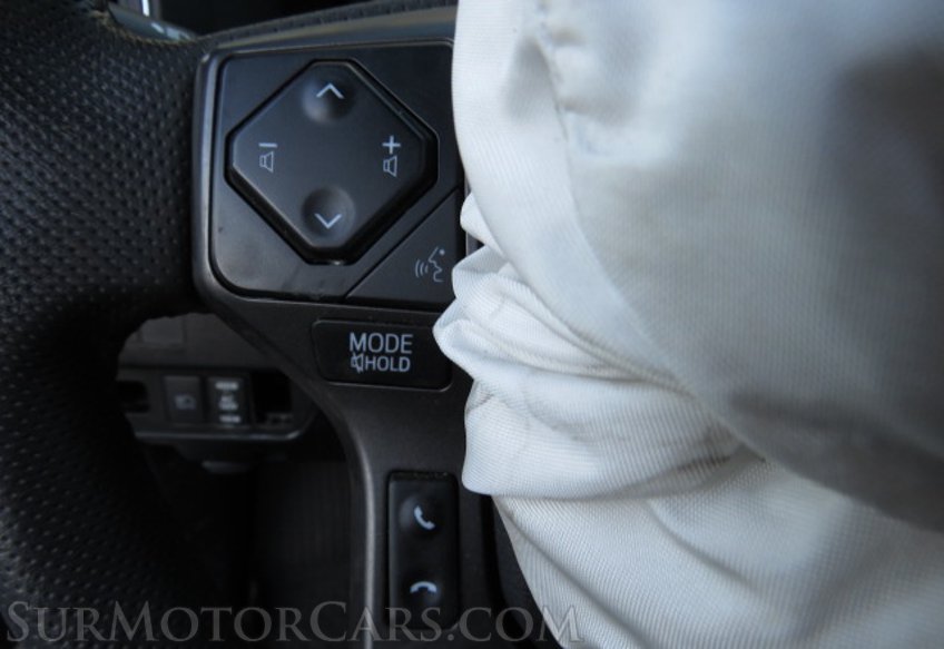 2020 Toyota Tacoma 4WD - Image 40