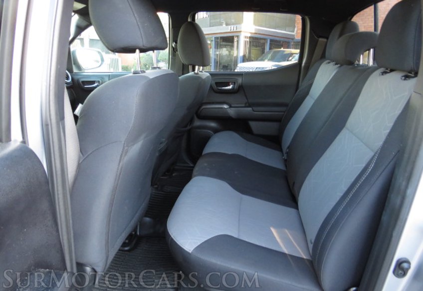 2020 Toyota Tacoma 4WD - Image 31