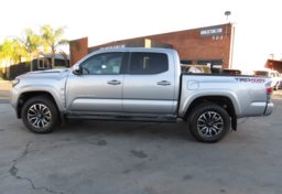 2020 Toyota Tacoma 4WD - Image 5