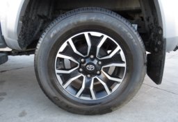 2020 Toyota Tacoma 4WD - Image 11