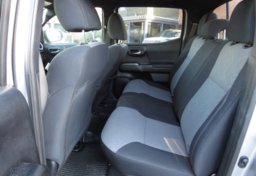 2020 Toyota Tacoma 4WD - Image 31