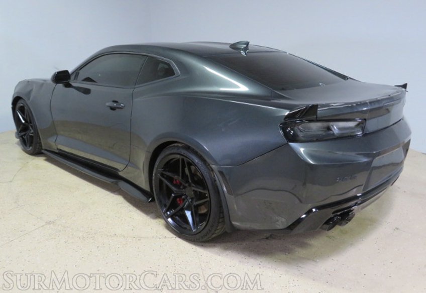 2018 Chevrolet Camaro - Image 5