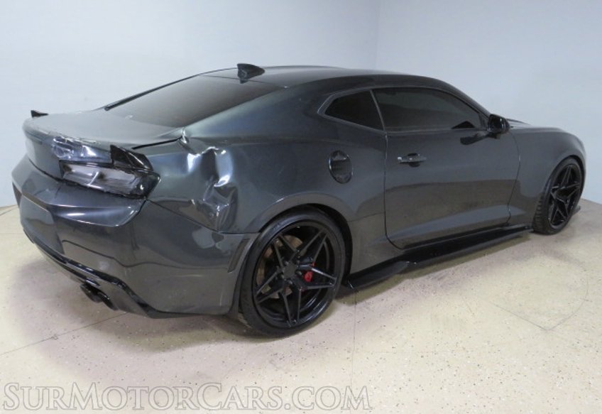 2018 Chevrolet Camaro - Image 6