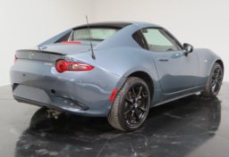 2020 Mazda MX-5 Miata RF - Image 11