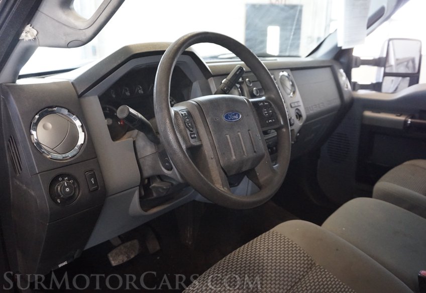 2013 Ford Super Duty F-350 SRW - Image 30