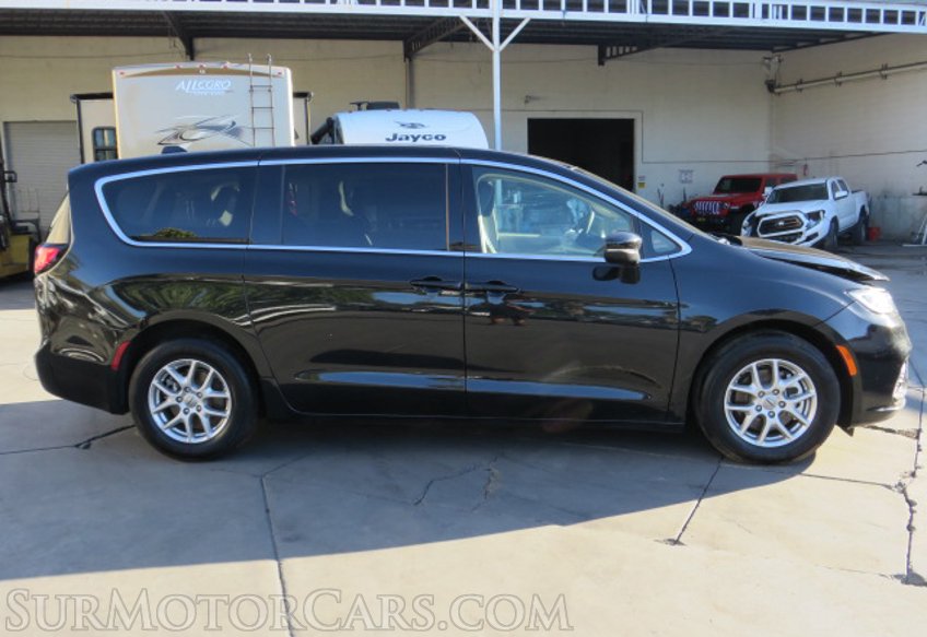 2023 Chrysler Pacifica - Image 5