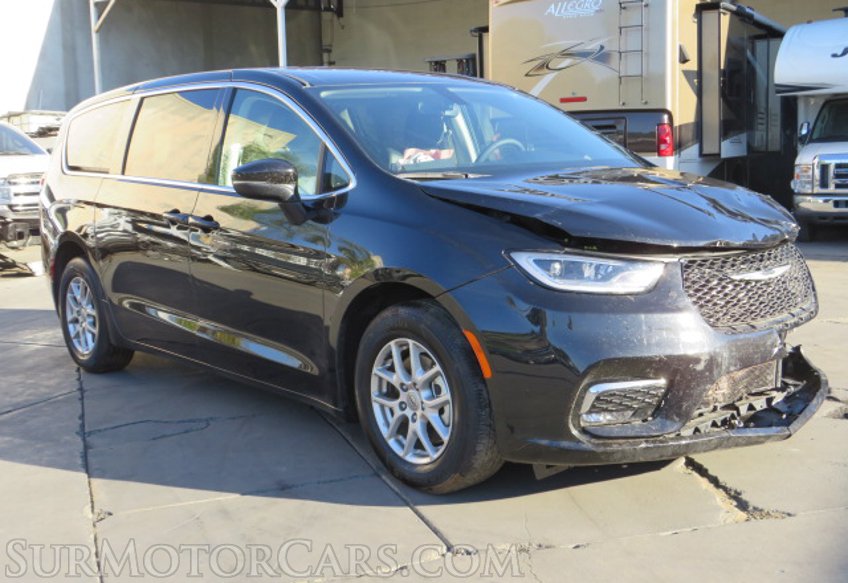 2023 Chrysler Pacifica - Image 3