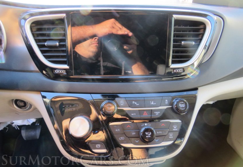 2023 Chrysler Pacifica - Image 40