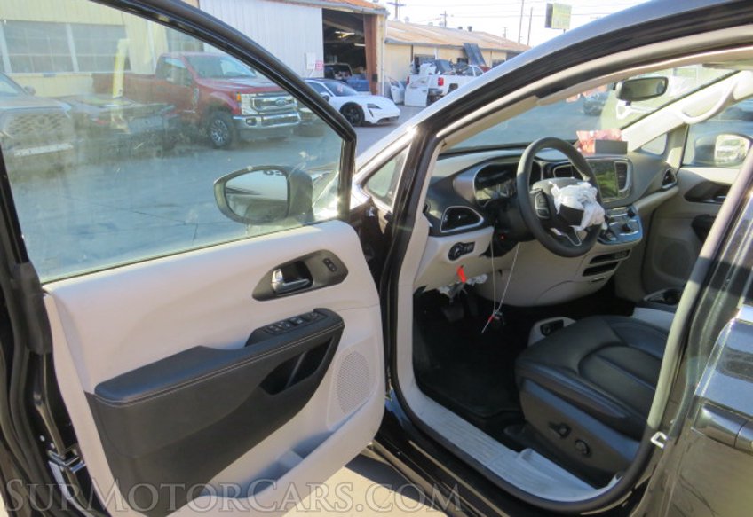 2023 Chrysler Pacifica - Image 20