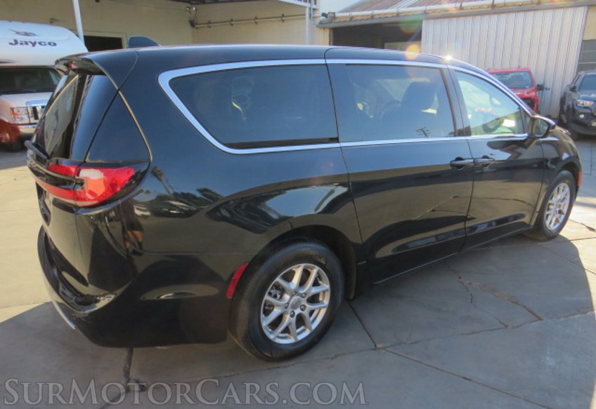 2023 Chrysler Pacifica - Image 8