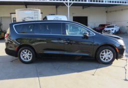 2023 Chrysler Pacifica - Image 5