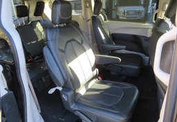 2023 Chrysler Pacifica - Image 31