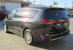 2023 Chrysler Pacifica - Image 9