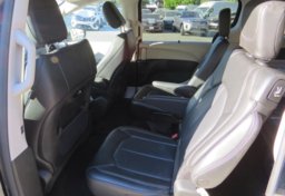 2023 Chrysler Pacifica - Image 30