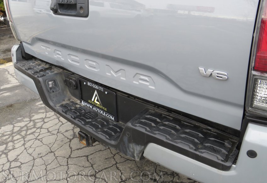 2019 Toyota Tacoma 4WD - Image 19