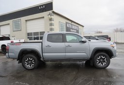 2019 Toyota Tacoma 4WD - Image 12