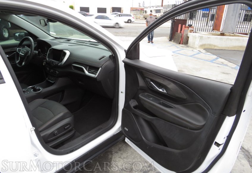 2021 GMC Terrain - Image 24