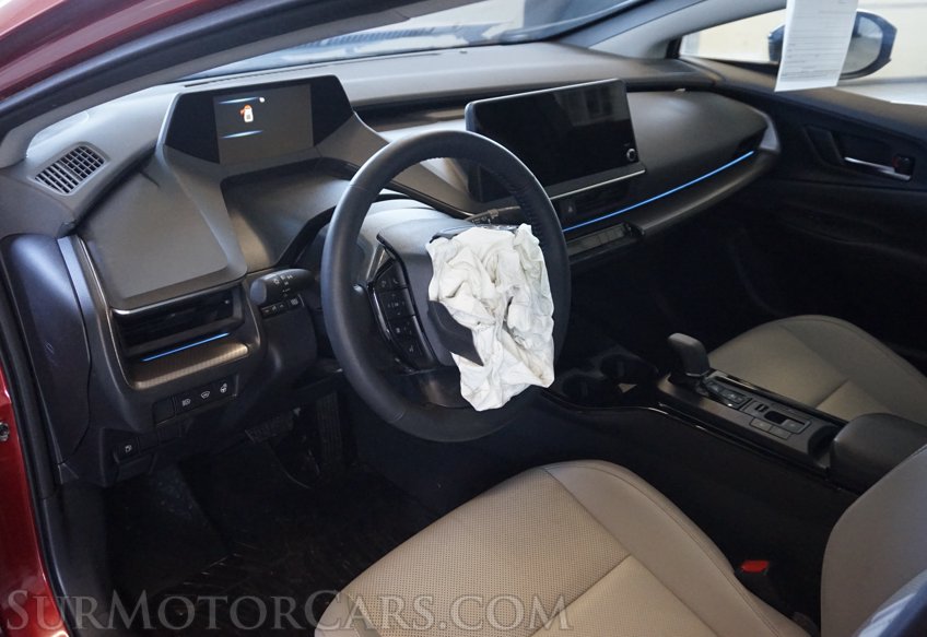 2024 Toyota Prius - Image 27