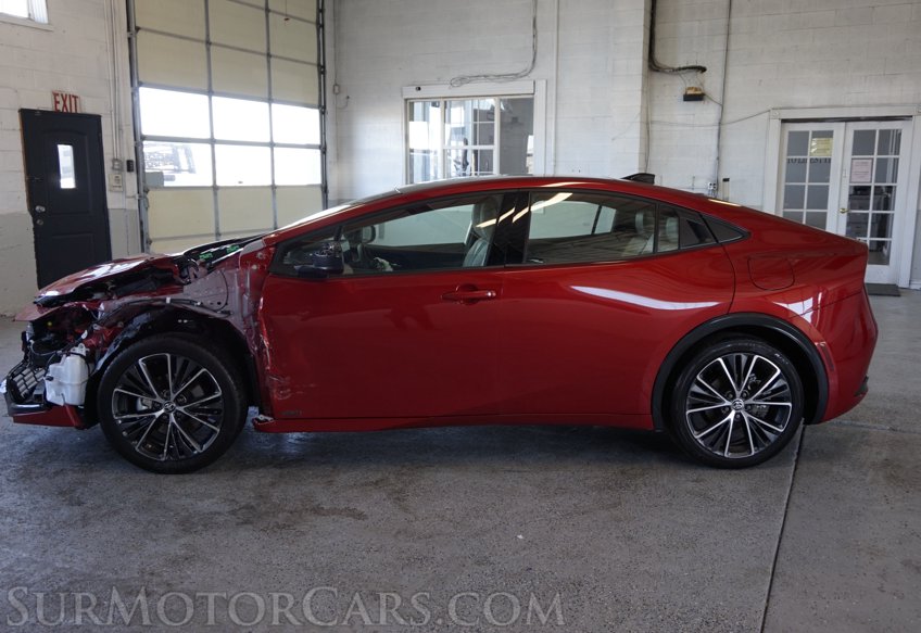 2024 Toyota Prius - Image 10