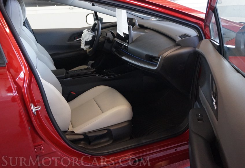 2024 Toyota Prius - Image 25