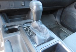 2019 Toyota Tacoma 4WD - Image 34