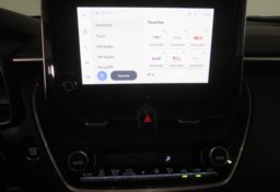 2023 Toyota Corolla Cross - Image 27