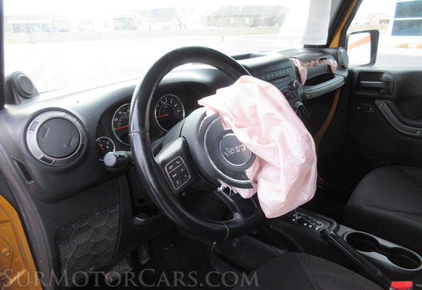 2014 Jeep Wrangler Unlimited - Image 40