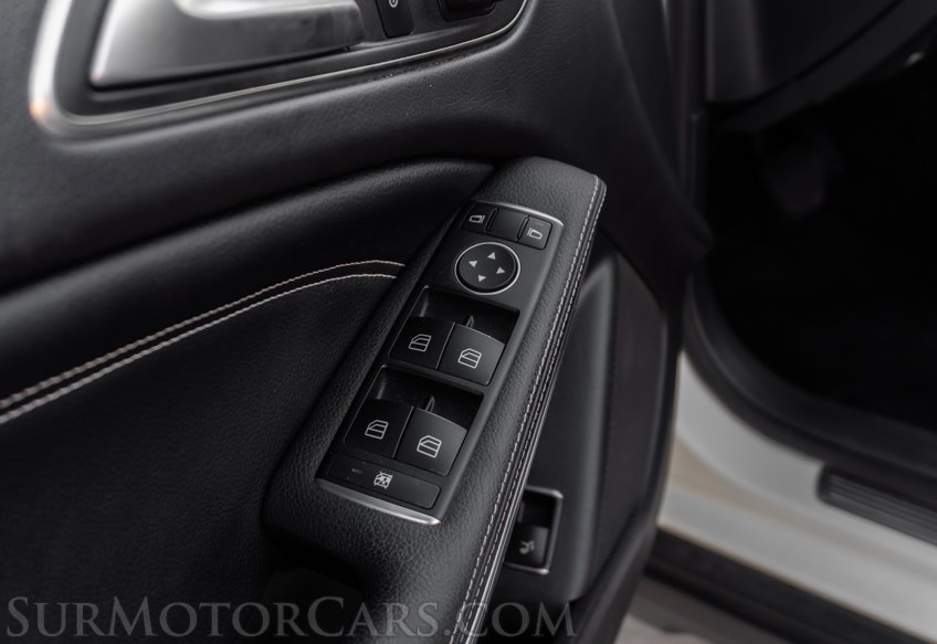 2017 Mercedes-Benz GLA - Image 48