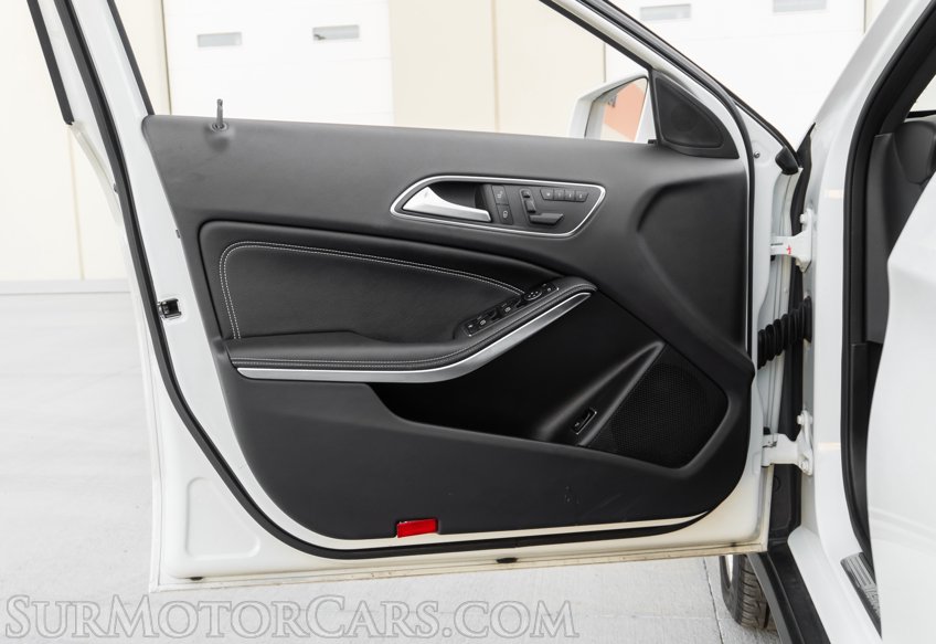 2017 Mercedes-Benz GLA - Image 46