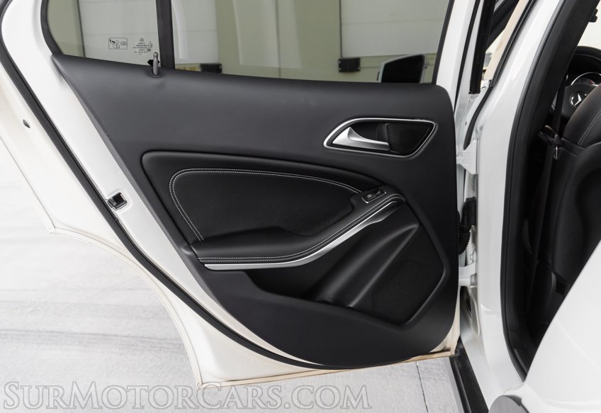 2017 Mercedes-Benz GLA - Image 54