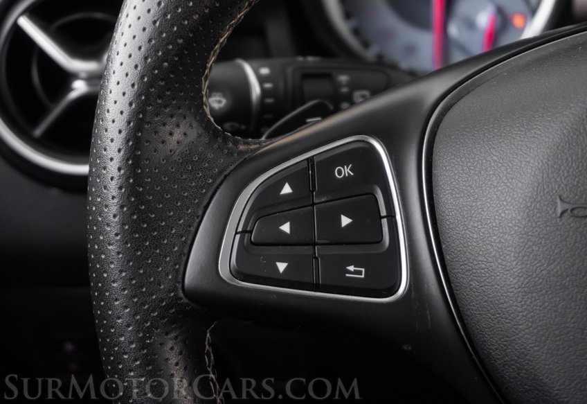 2017 Mercedes-Benz GLA - Image 31