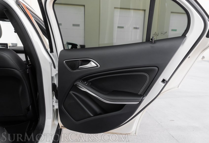 2017 Mercedes-Benz GLA - Image 53