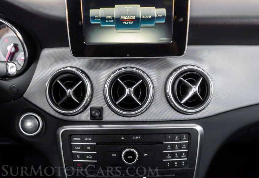 2017 Mercedes-Benz GLA - Image 37