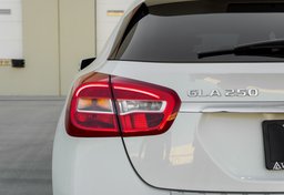 2017 Mercedes-Benz GLA - Image 12