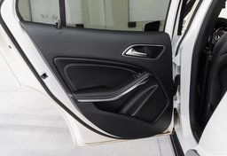 2017 Mercedes-Benz GLA - Image 54