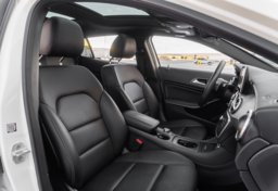 2017 Mercedes-Benz GLA - Image 42