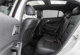 2017 Mercedes-Benz GLA - Image 56