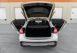 2017 Mercedes-Benz GLA - Image 52